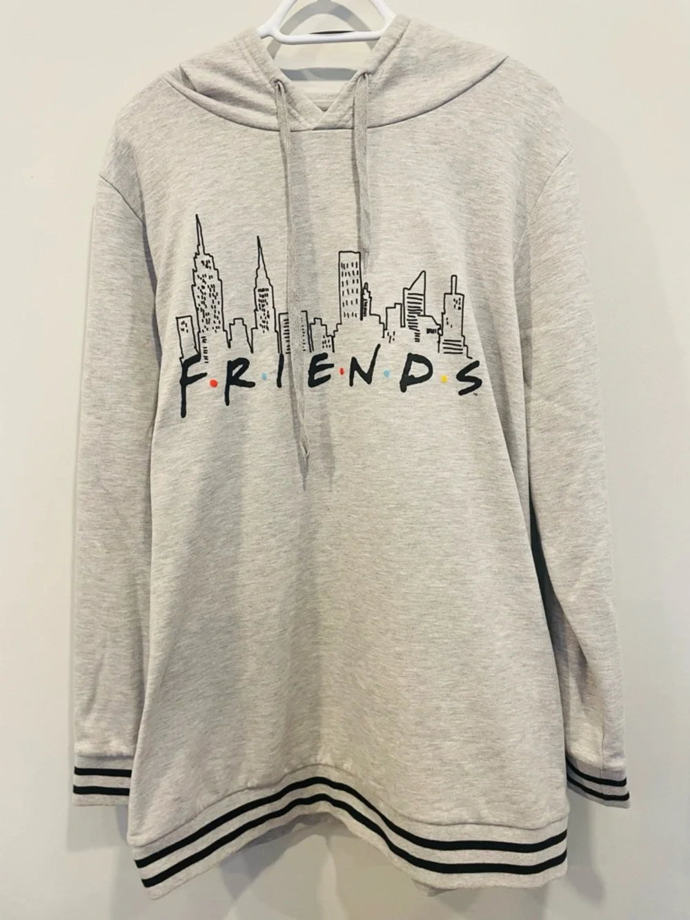 FRIENDS Vintage Retro Throwback Light Gray Hoodie with Skyline - Picture 2 of 6